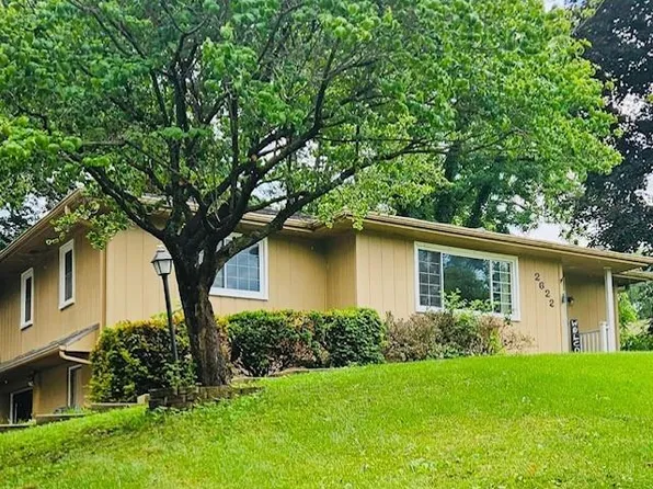 2622 Green Valley Rd, Saint Joseph, MO 64505