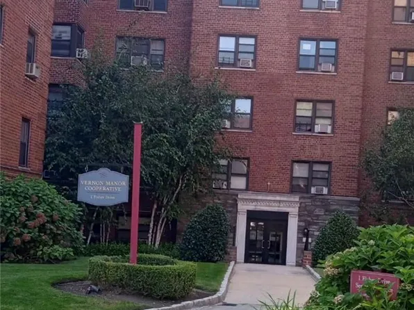 1 Fisher Drive #303, Mount Vernon, NY 10552