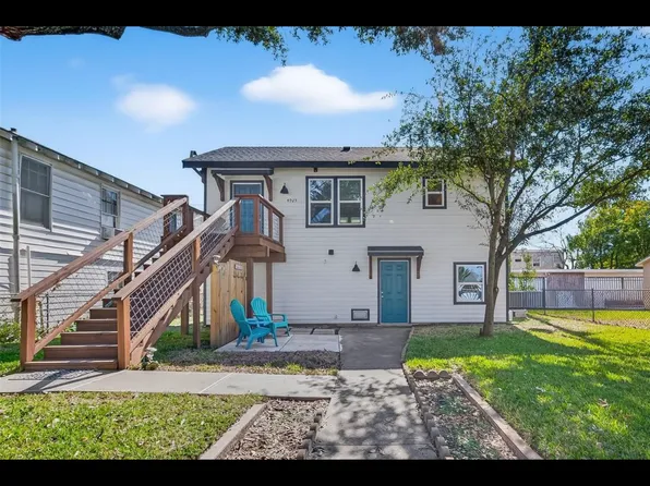 4925 Avenue N 1/2, Galveston, TX 77551