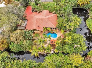 2350 SW 106th Way, Davie, FL 33324