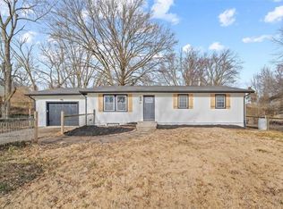 805 Rock St, Weston, MO 64098