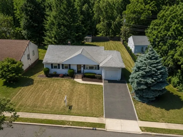 24 Valley View Rd, Hillside Twp., NJ 07205