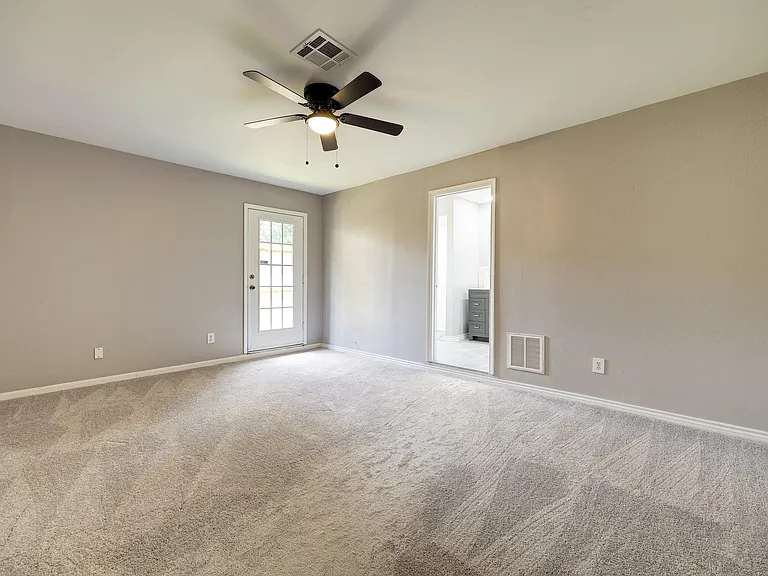 9006 Stone Brook Ln — Photo 10