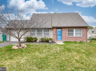 50 Middle Rd, Levittown, PA 19056