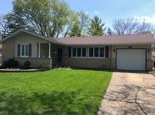 381 Bianco Dr, Elk Grove Village, IL 60007