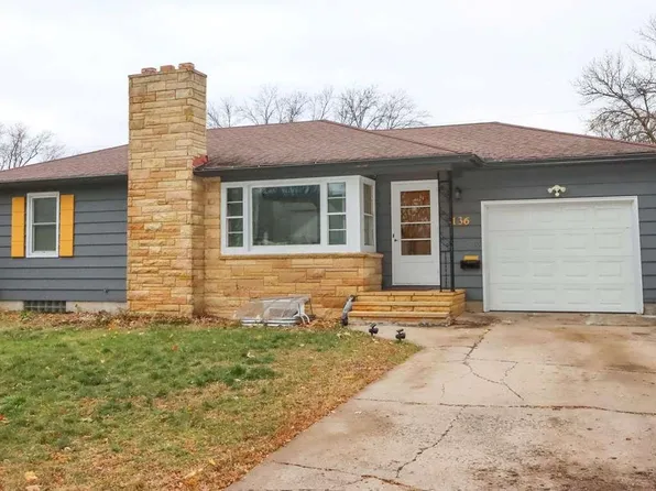 136 Thayer Ave, Mankato, MN 56001