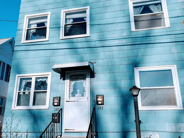 193-195 Mount Hope St #3 — Photo 9