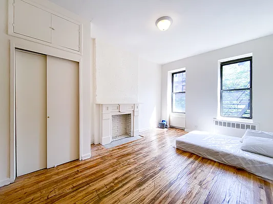 Rented by Compass | media 9