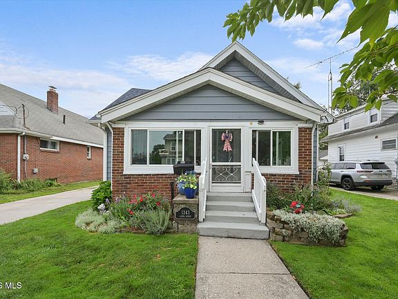 2nd image of 1343 Laurel Ave