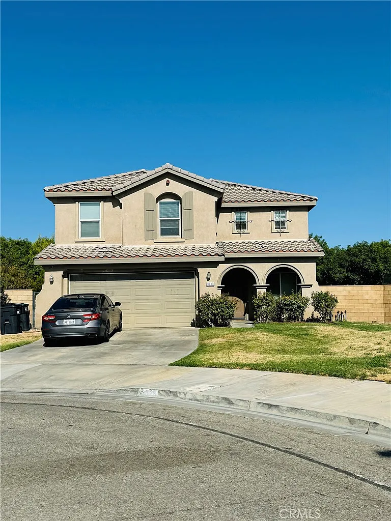 3 bed, 1947 sqft, $3,000 — Photo 1
