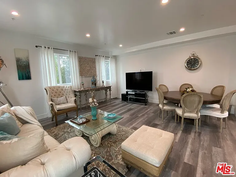 2206 Hauser Blvd — Photo 5