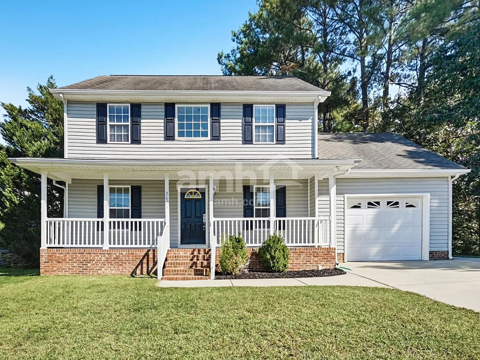 3 bed, 2.5 bath, 1376 sqft, $1,845 — Photo 1