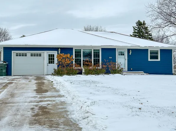 604 S 18th St, Dakota City, NE 68731