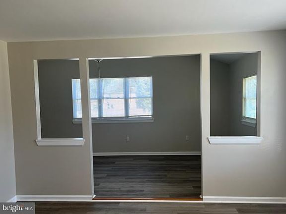 5th image of 1240 N East Ave