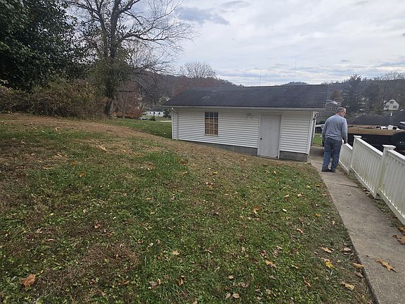 5th image of 1814 Richards Ave