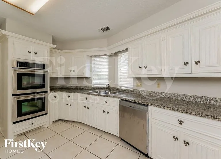 8334 Burwood Park Dr — Photo 8