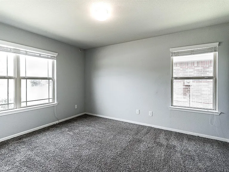 29319 Dunns Creek Ct — Photo 16