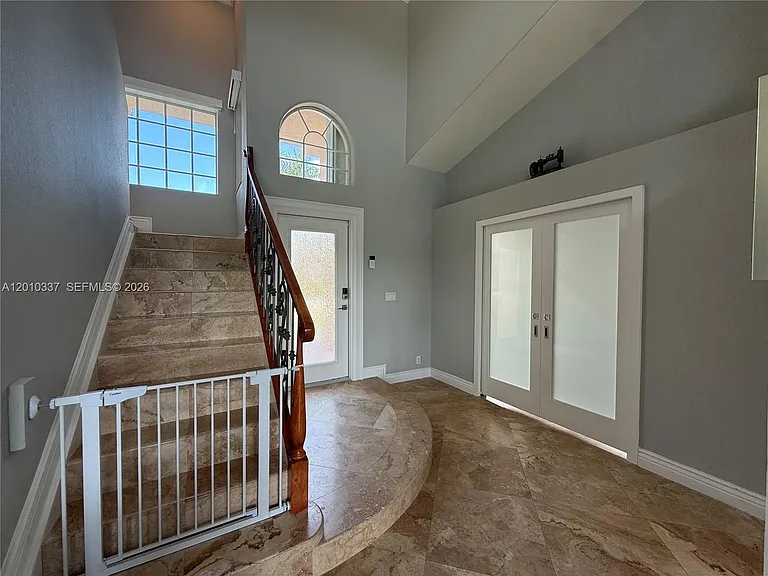 1070 Capistrano — Photo 14