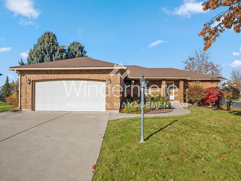 10435 N Iroquois Ct — Photo 40