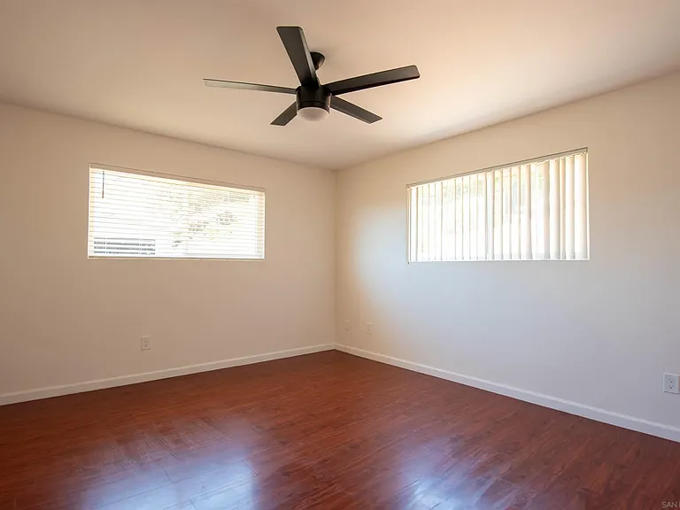1319 Grand Ave — Photo 11