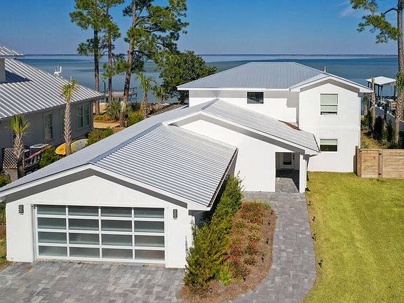 4th image of 353 Bay Circle Dr
