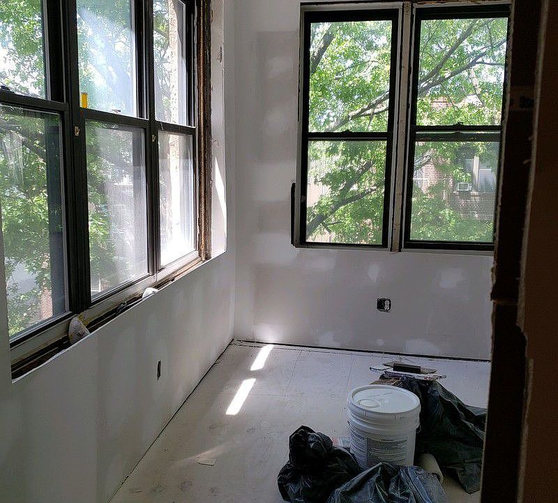 2nd image of 2420 27th St APT 3B