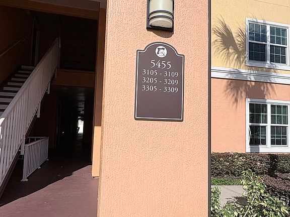 2nd image of 5455 Vineland Rd APT 3208