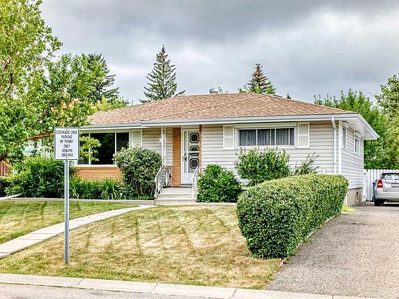 2nd image of 1 E Cochrane Cres