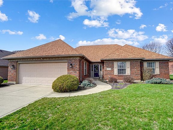 4th image of 2820 Parkwood Dr