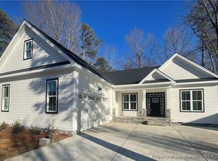 484 Falling Water Rd, Spring Lake, NC 28390