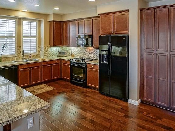 3rd image of 28638 Pietro Dr