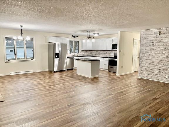 3rd image of 100 Greenfield Dr