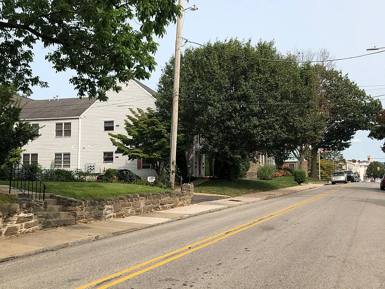 Street View to the Left