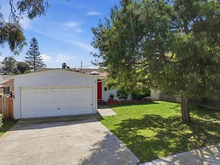 1320 Curtis Ave — Photo 1