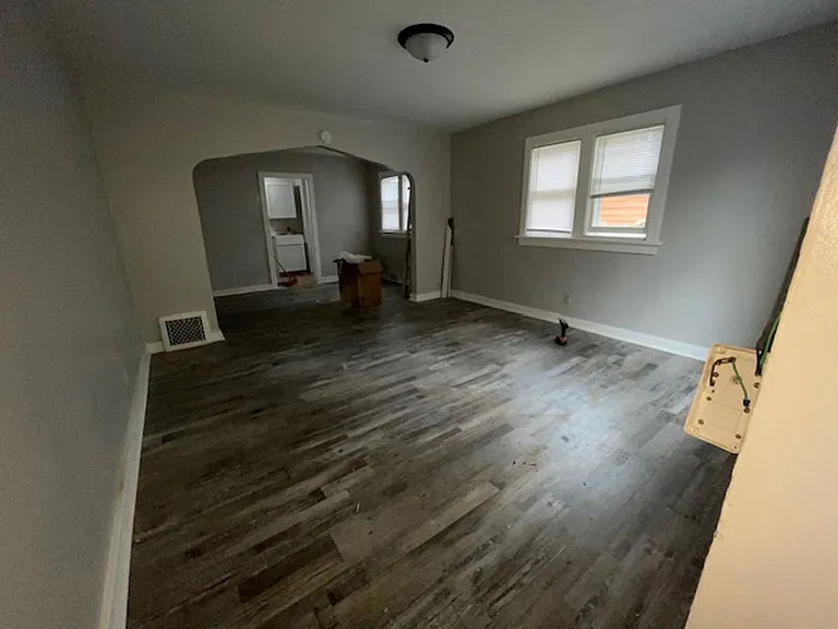 1308 W 14th St — Photo 5