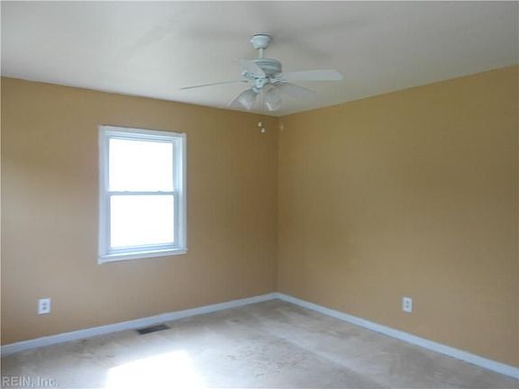 2nd image of 616 Highland Ct