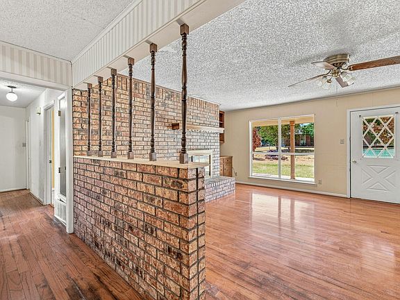 4th image of 108 Sharp Dr