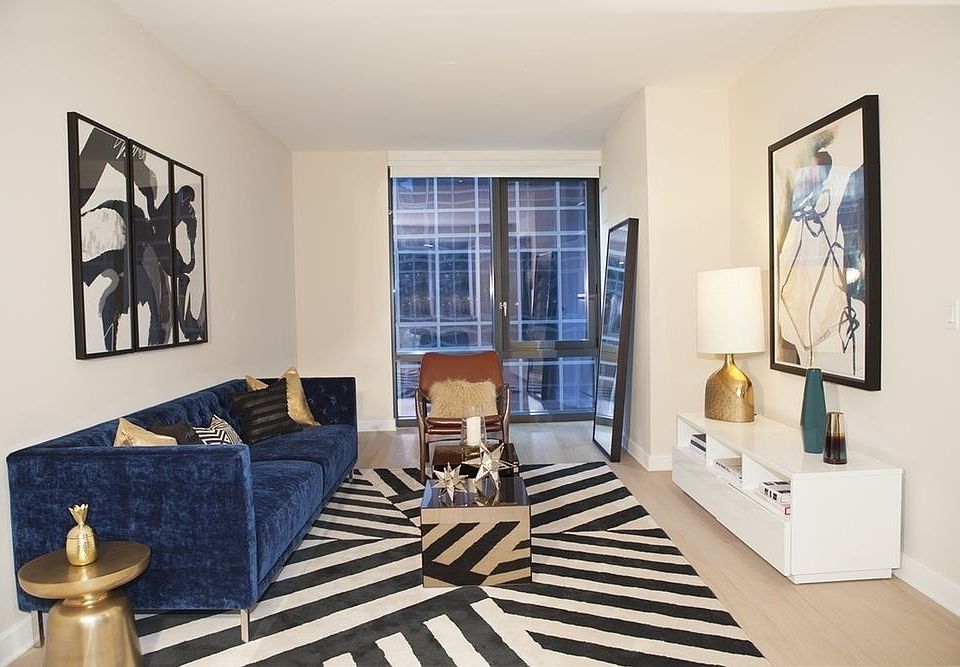 1st image of 21 W End Ave APT 2808