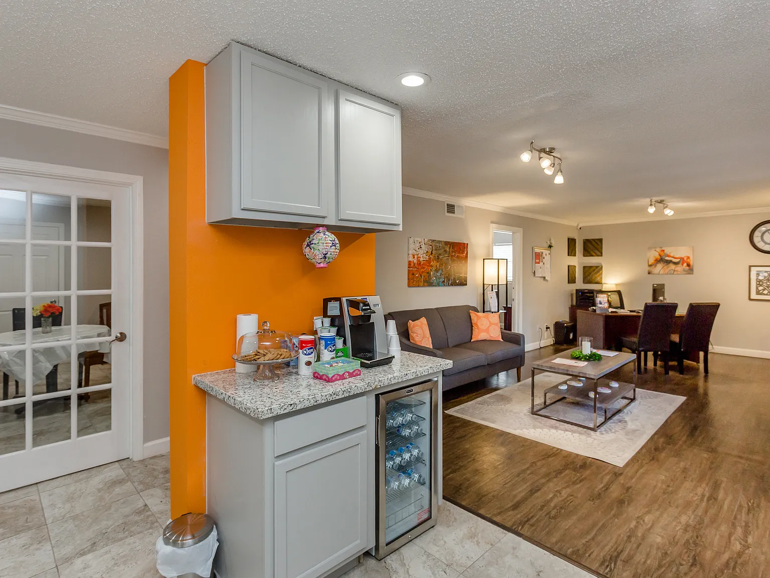 Las Velas at Hillcroft Apts. — Photo 3