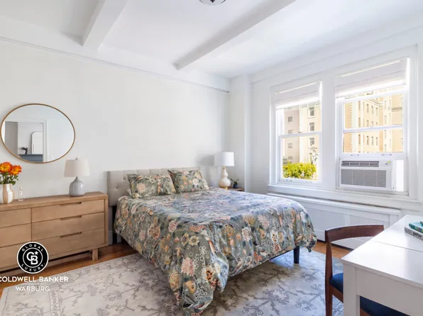 111 East 75th Street image 4 of 6