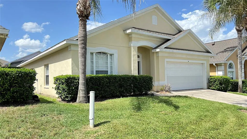 4 bed, 3.0 bath, 1942 sqft, $2,295 — Photo 3