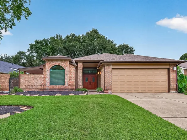 1307 Woodmere Ln, Richmond, TX 77406