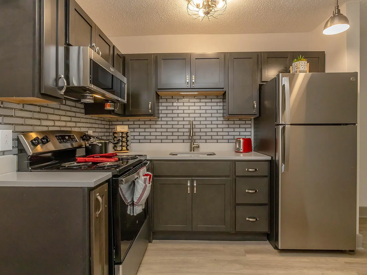Sunrise Apartments — Photo 2