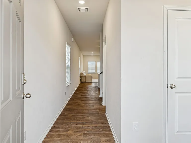 4550 Meerkat Dr — Photo 6