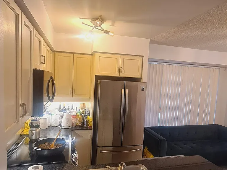19 Barberry Pl #603 — Photo 2