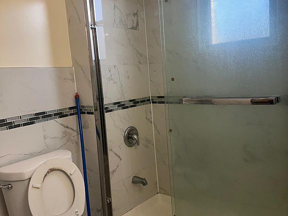 5th image of 18603 Jamaica Ave #2F
