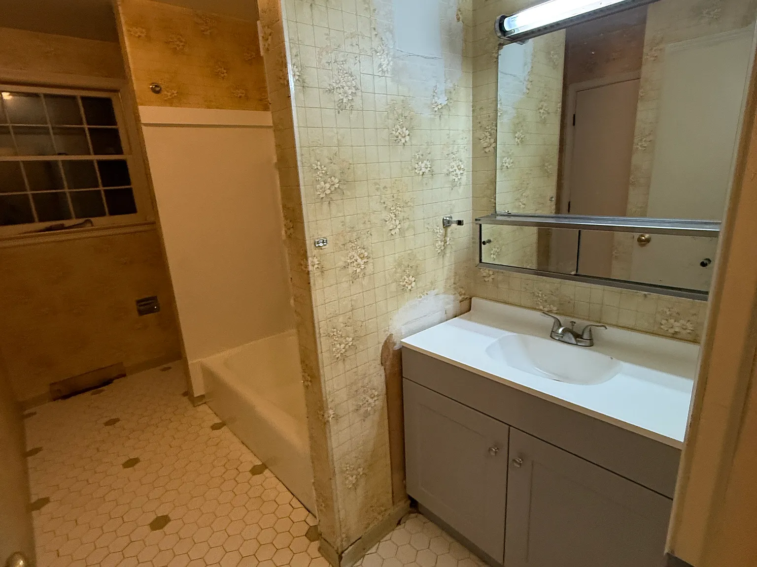4 bed, 1.5 bath, 1467 sqft, $2,200 — Photo 4