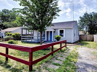 27 Crestwood Cir, Hampton, VA 23669
