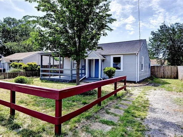 27 Crestwood Cir, Hampton, VA 23669