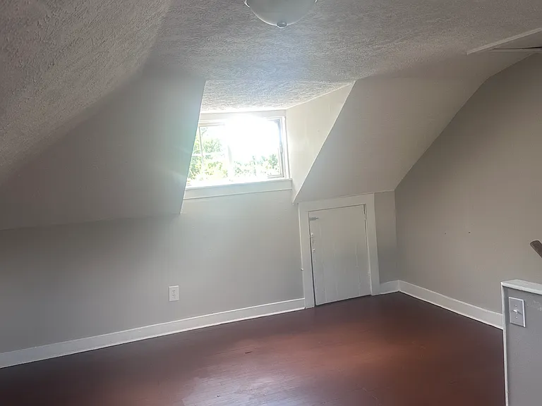 700 Belmont Ave #4 — Photo 7